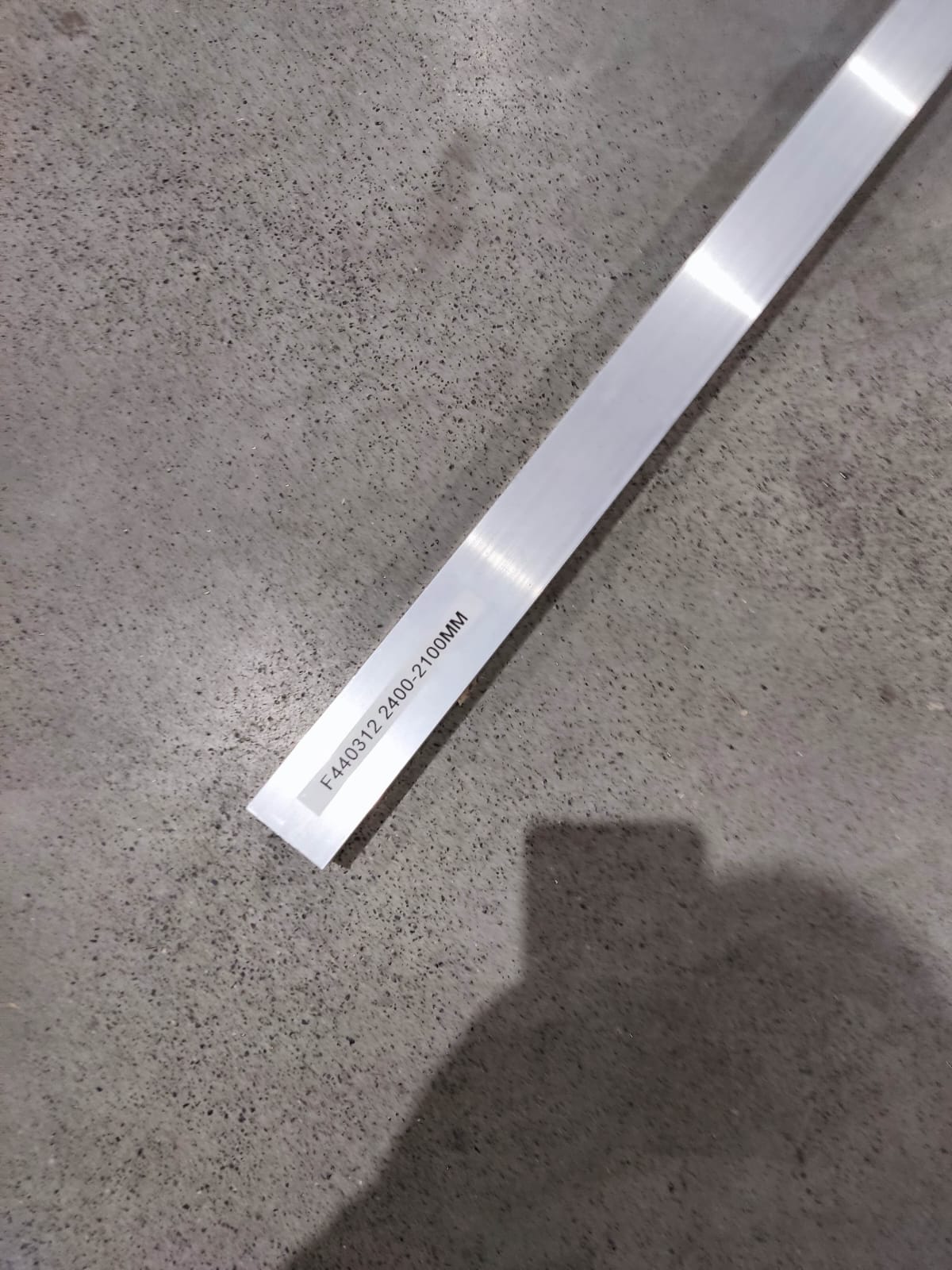 F806 Mounting Rail 40x40, 2400mm / OUTLET